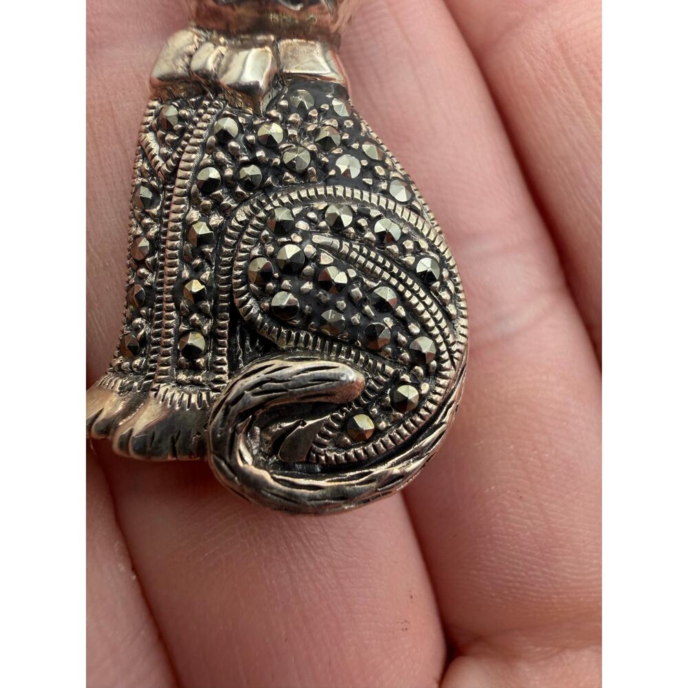 Cat Brooch Sterling and Marcasite red stone eyes - Picture 5 of 5